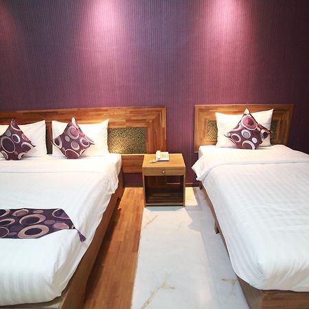 Hotel 9 Mile Yangon Eksteriør bilde