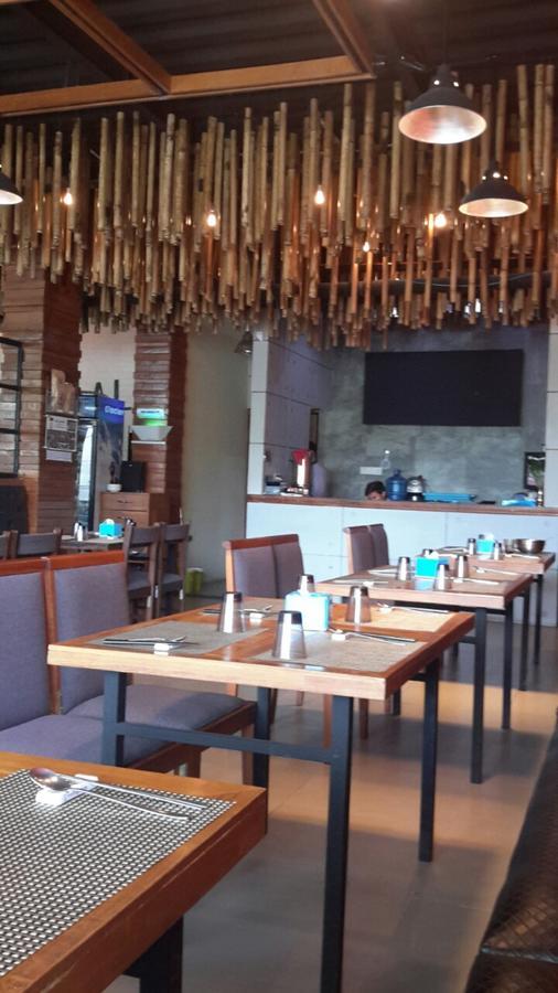 Hotel 9 Mile Yangon Eksteriør bilde