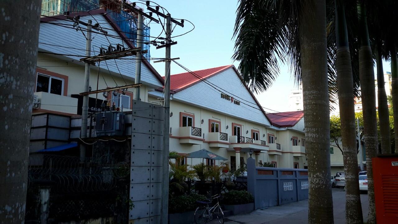 Hotel 9 Mile Yangon Eksteriør bilde