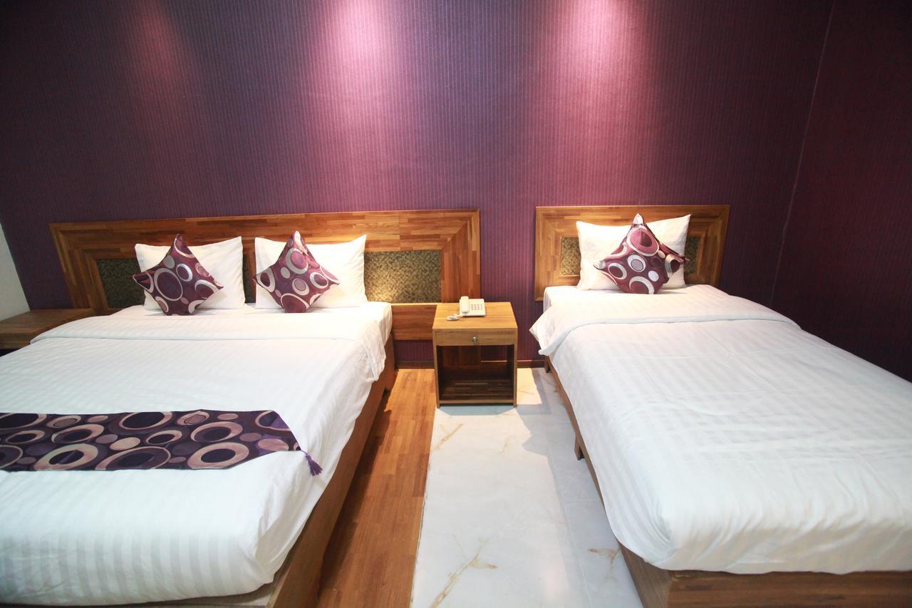 Hotel 9 Mile Yangon Eksteriør bilde