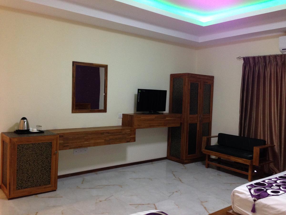Hotel 9 Mile Yangon Eksteriør bilde